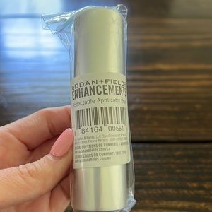 ✨BRAND NEW✨ Rodan + Fields Makeup Brush